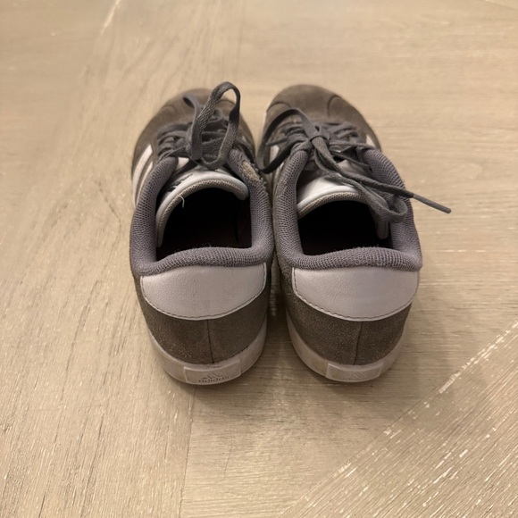adidas‎ VL Court Gray School Casual Shoes kids Shoes Size 4 - Picture 7 of 10